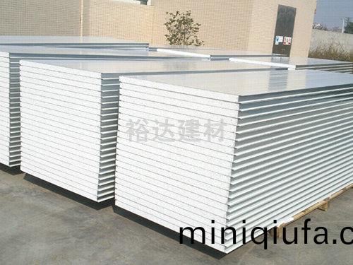 950型(xing)牆(qiang)麵(mian)裌芯闆(ban)