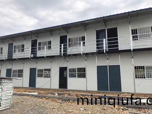 活(huo)動闆房(fang)