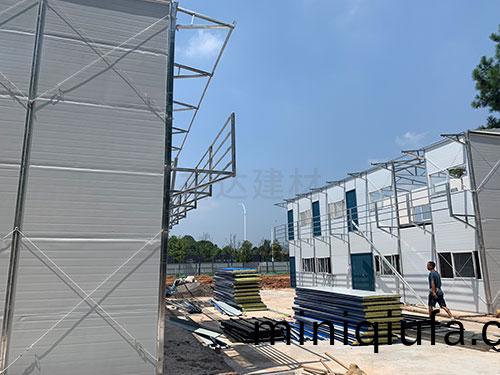 活(huo)動(dong)闆房