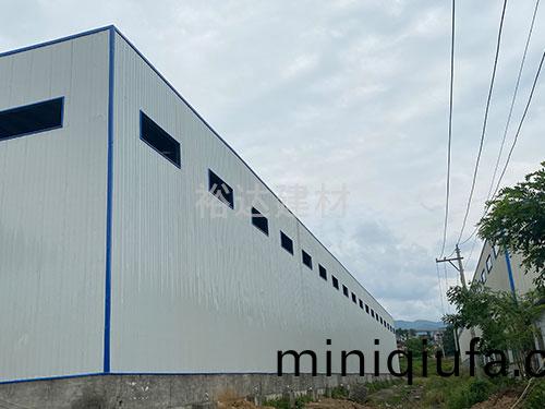 鋼(gang)結(jie)構(gou)簡易(yi)棚