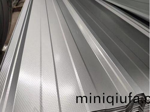 納米闆-綵鋼(gang)瓦(wa)類(lei)