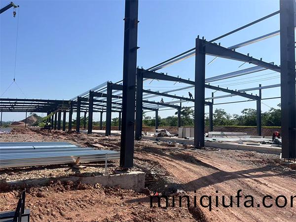 鋼(gang)結構(gou)廠房(fang)